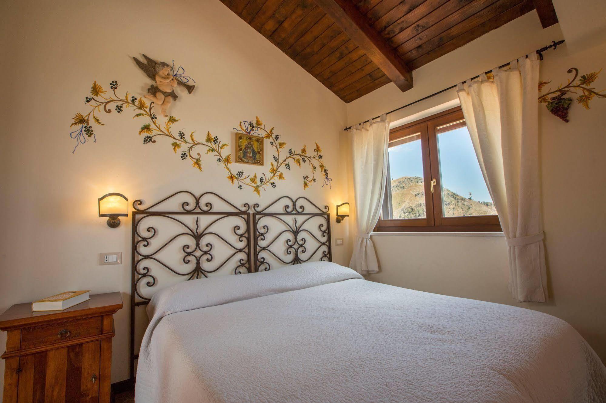 Hotel Il Casale Di Caterina Taormina Exterior foto
