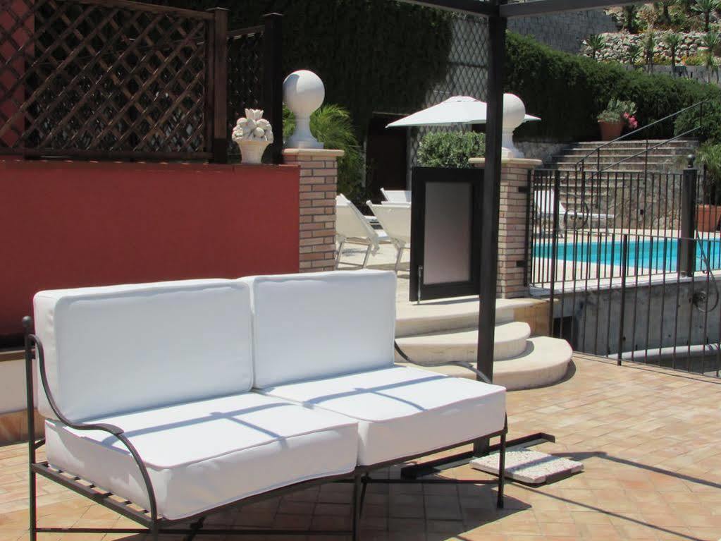 Hotel Il Casale Di Caterina Taormina Exterior foto