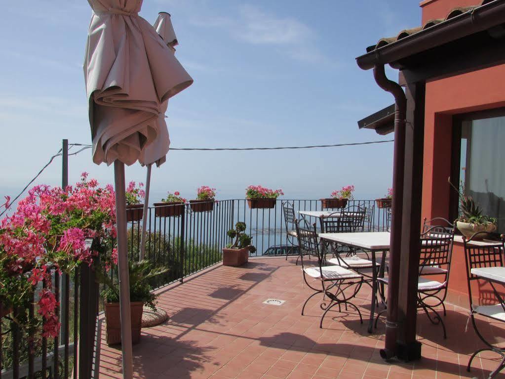 Hotel Il Casale Di Caterina Taormina Exterior foto
