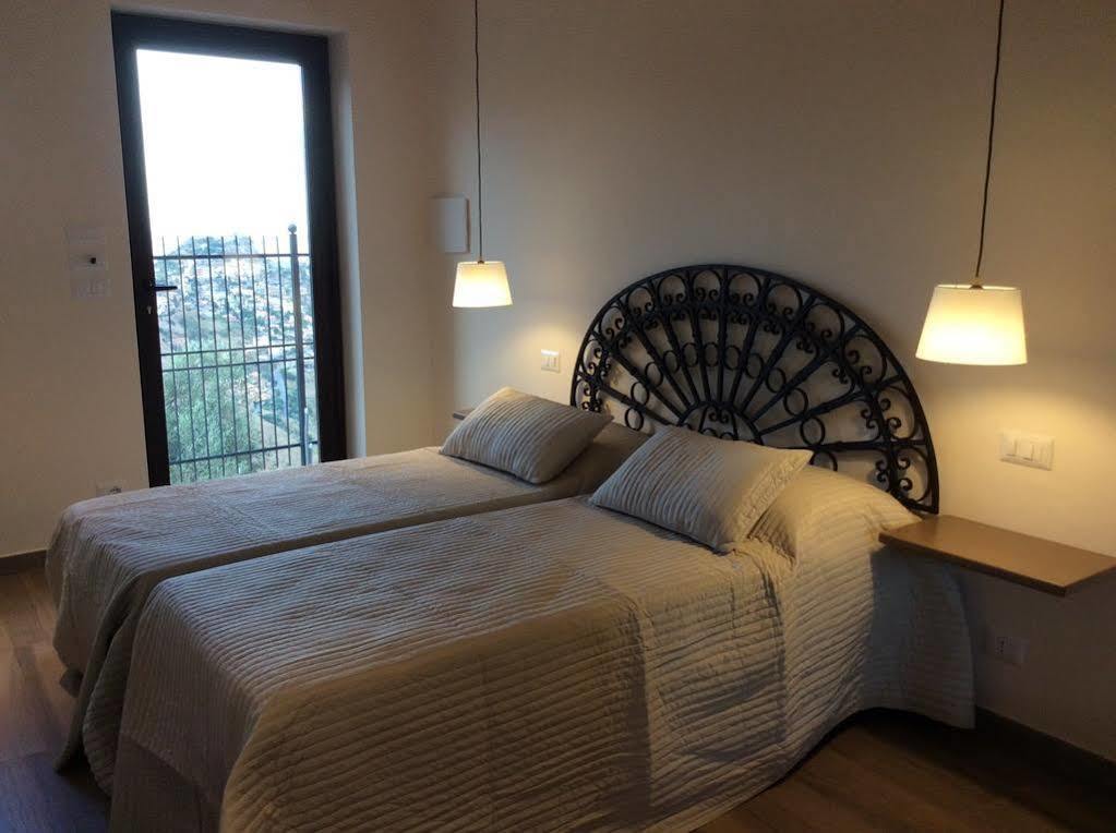 Hotel Il Casale Di Caterina Taormina Exterior foto