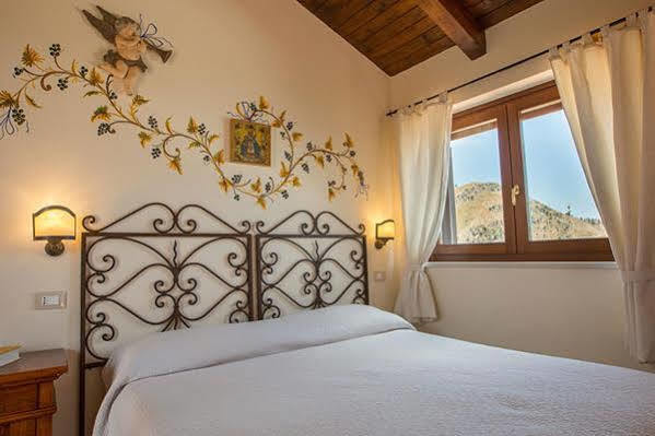 Hotel Il Casale Di Caterina Taormina Exterior foto